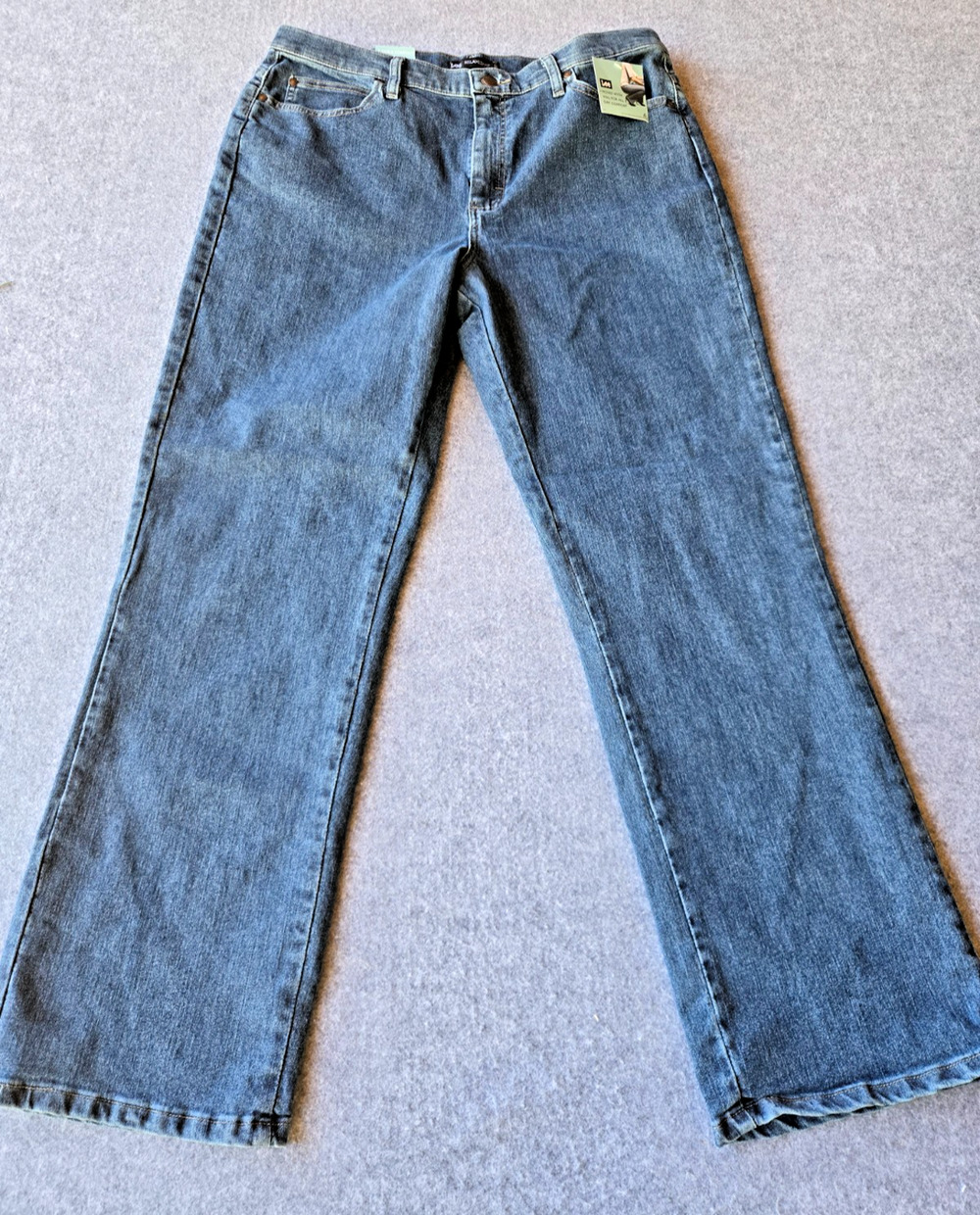 Lee Women's Jeans Relaxed Fit Straight Leg Medium Rise Size 16R New